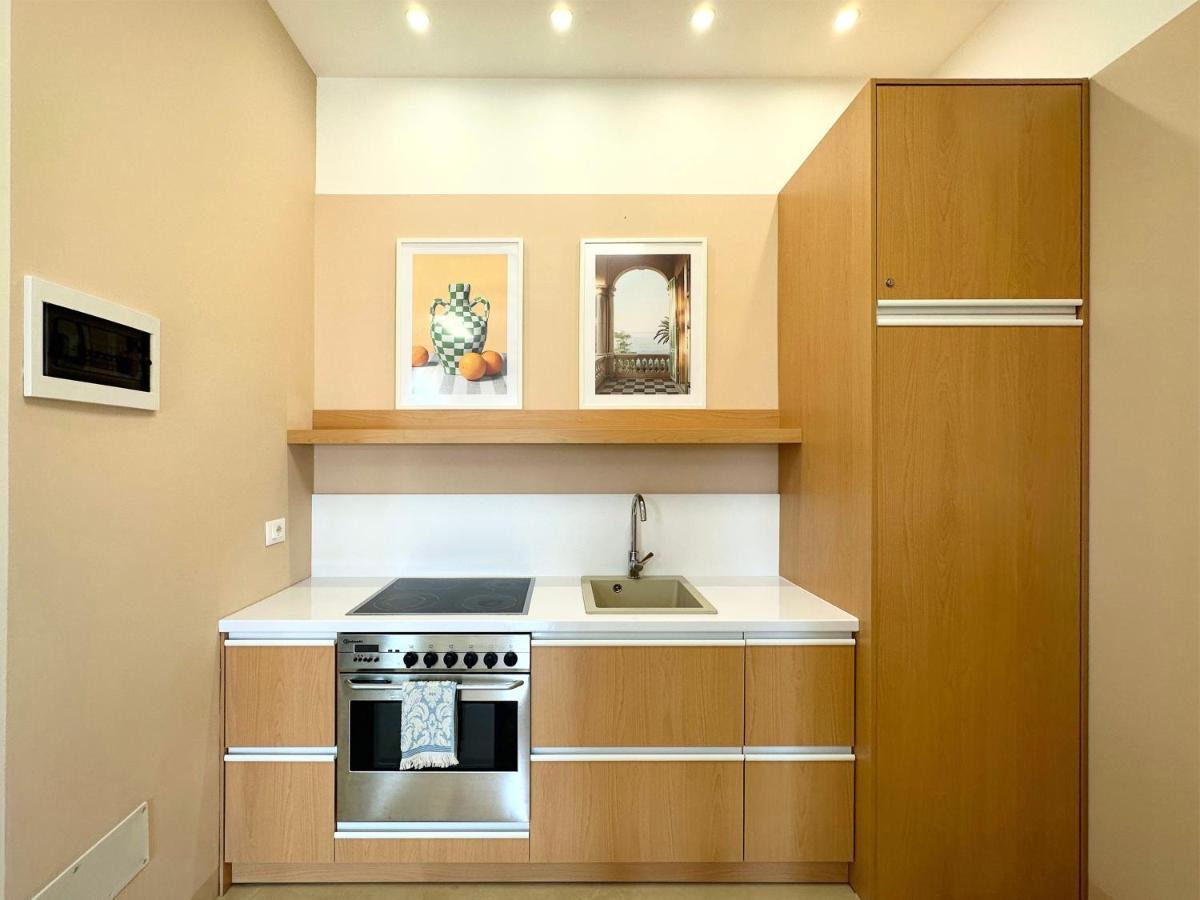 13 Eur For Monthly Stay - Home By The Sea - Hbs Голем Екстер'єр фото
